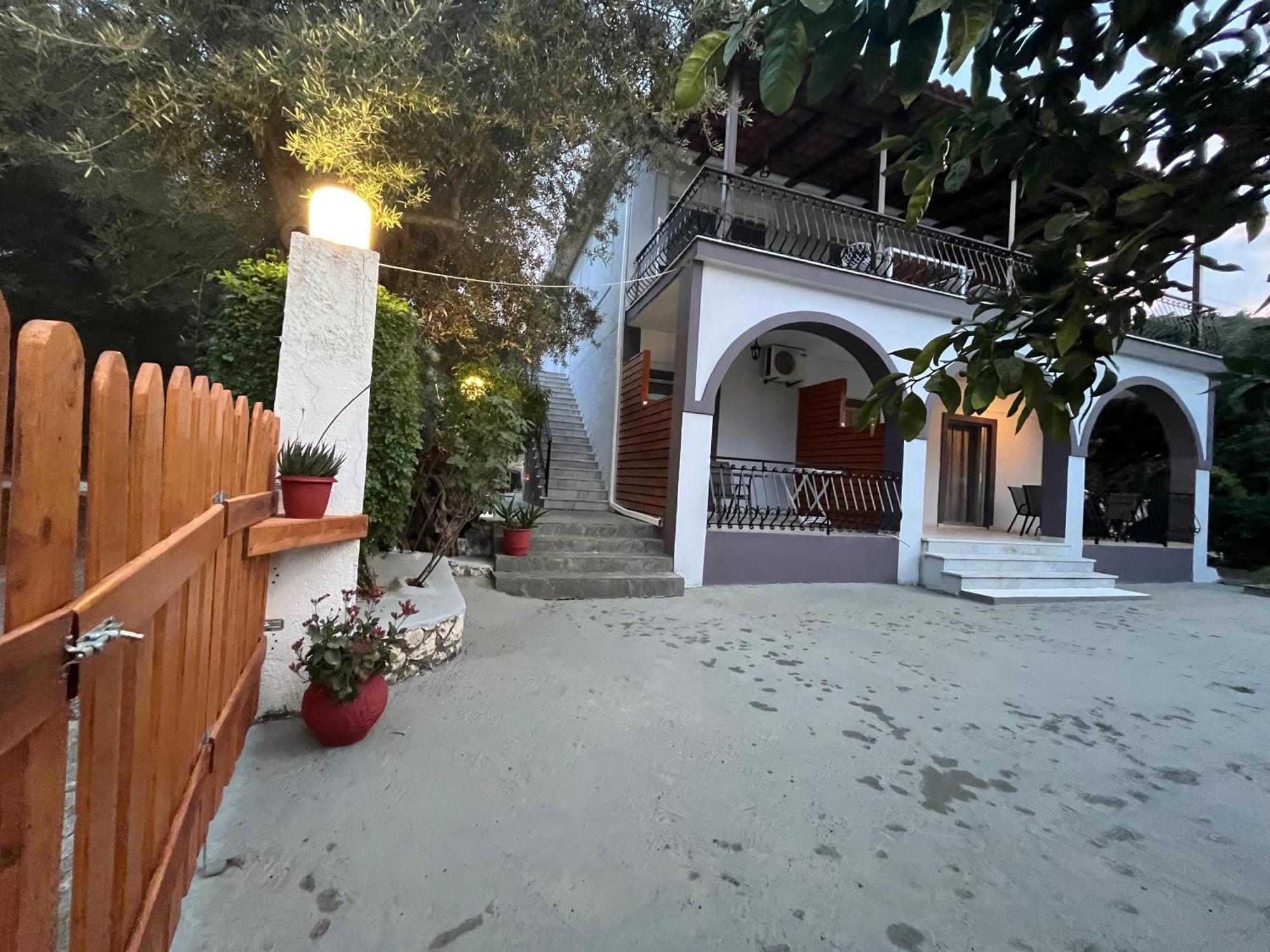Nikos Studios Keri Exterior photo
